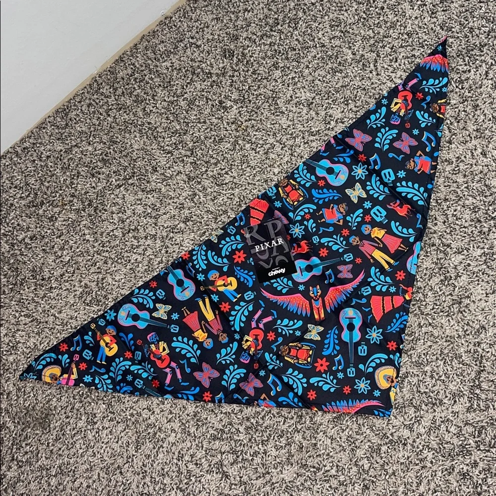 Bandana NWT Coco dog accessory Disney Pixar dog pet apparel Coco medium/large